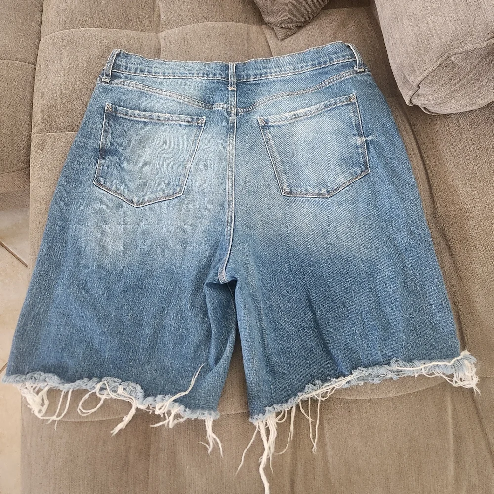 a.n.a Blue Jean Shorts Distressed Raw Hem - Picture 2 of 7